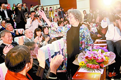 叶嘉莹：愿做古典诗词“摆渡人”